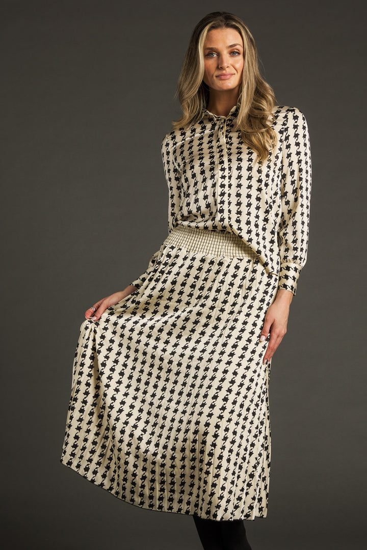 Ivory And Black Houndstooth Pleated Skirt