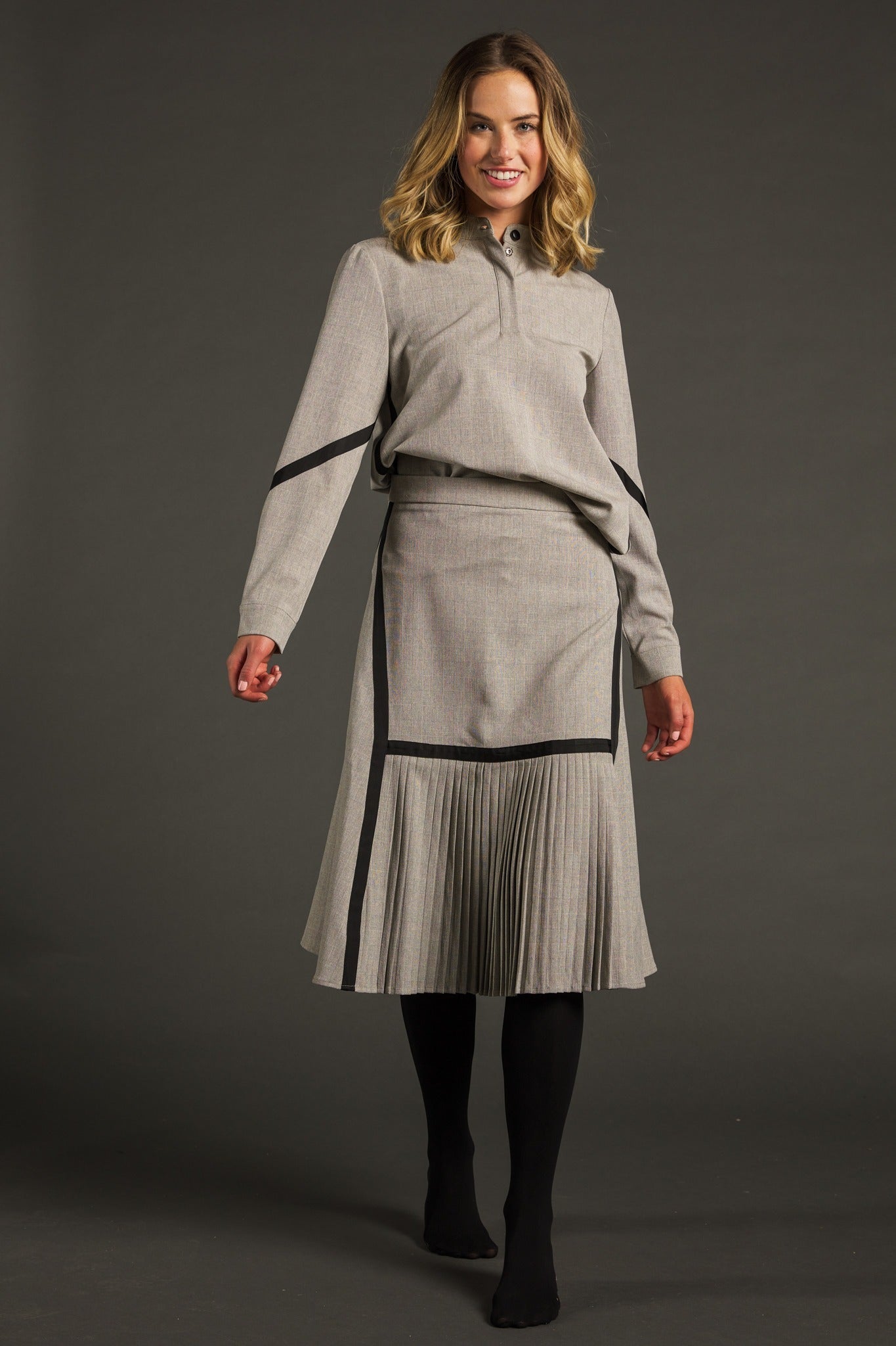 Light Grey Wool Top With Ribbon