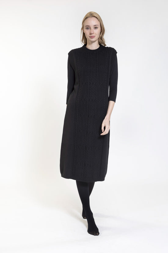 Black Cable Knit Vestjumper