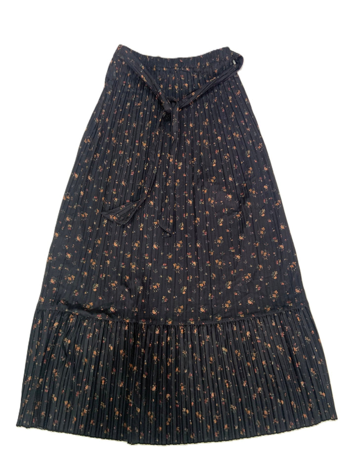 Black Base Small Mulitcolor Flower Printed Pleated Skirt